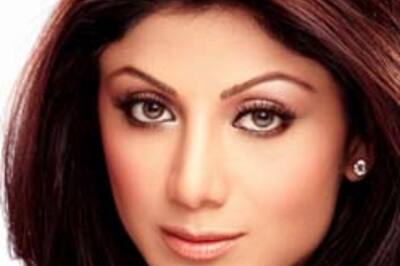 Bolly Buzz: All about Golmaal Returns' release, Shilpa's hot number