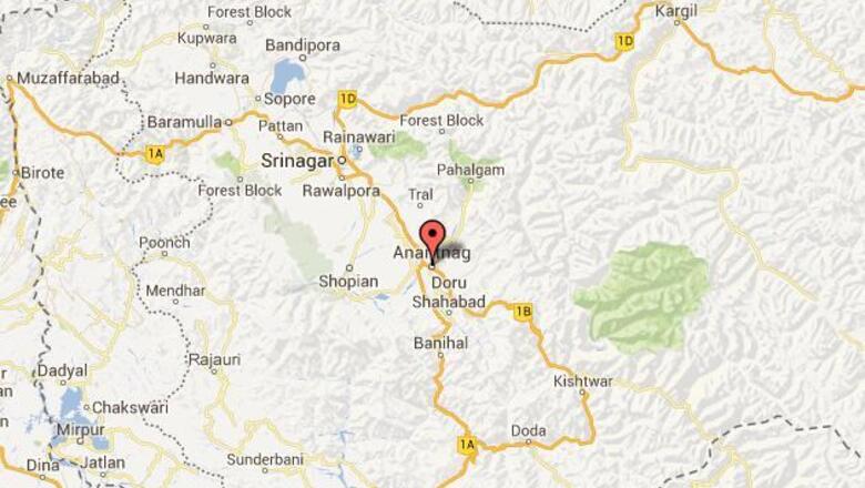 J~~amp;amp;K: 23 injured after mini-bus overturns in Anantnag