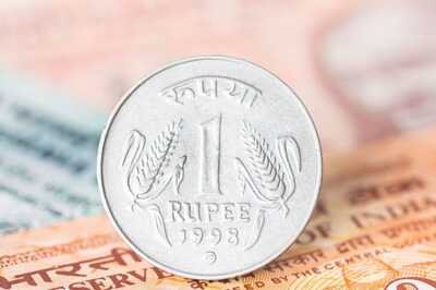 Rupee Scales Fresh Low of 78.29 Against US Dollar On Muted Trend in Domestic Markets