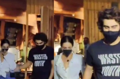 Malaika Arora and Arjun Kapoor Walk Hand-in-Hand After Dinner Date, Watch Video Here