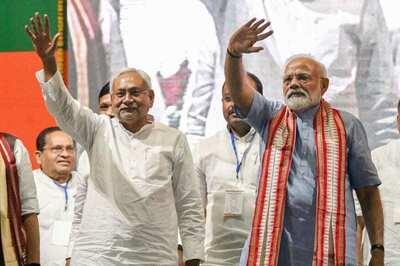 Joining Hands With BJP Brings Back Luck to Nitish Kumar, Pollsters Predict a Saffron Bihar