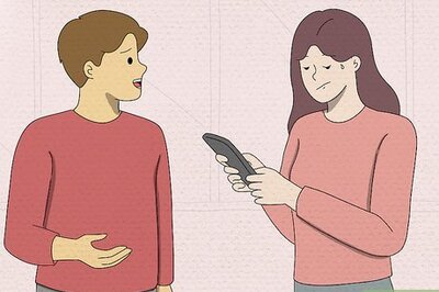 Signs She Is Hiding Something (And How to Confront Her about It)