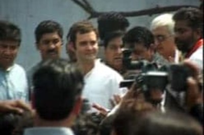 Police baton-charge at Rahul's meeting