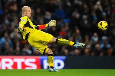 Rodgers confirms Reina's loan move to Napoli