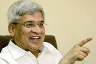 Left puts UPA govt on notice, will assess ties