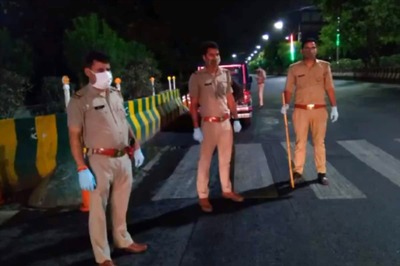 Covid-19: Over 5,500 Fined for Not Wearing Face Masks, Noida Police Chief Patrols City Market