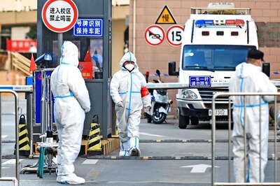 Chinese Official Apologises After Woman Miscarries Outside Lockdown Hospital