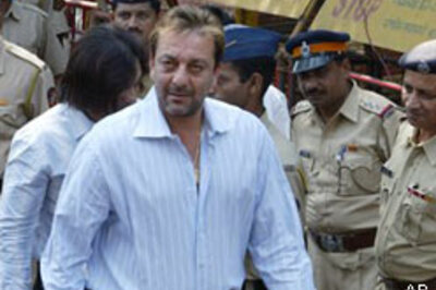 Dutt visits Siddhi Vinayak temple