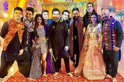 Surbhi Chandna Shares BTS Picture of Naagin 5 Team Celebrating Dussehra