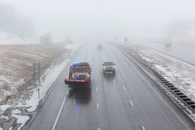 ‘You Will Be Stranded’: Dangerous Winter Storm Batters Western US as Airport, Highways Shut Down