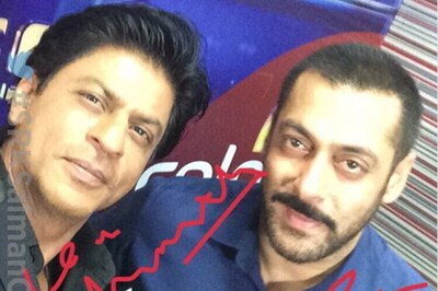 Photo of the day: SRK and Salman Khan pose for an iconic 'BhaiBhai' selfie