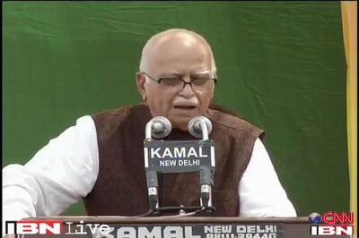 Advani's plane makes unscheduled landing in Hyderabad