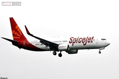 SpiceJet opens advance bookings up to March 2016