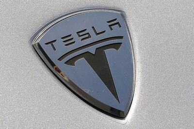 Tesla Drops Cheaper Model X, S Variants; Adjusts Prices Across Range to Simplify Product Lineup