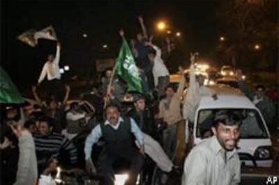 Musharraf gets early jitters, key aides lose