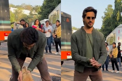 Sidharth Malhotra Cuddles An Indie Dog During Promotions, Heartwarming Video Goes Viral; Watch
