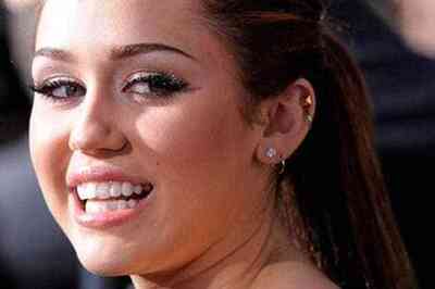 Miley Cyrus stops following beau Liam Hemsworth on Twitter
