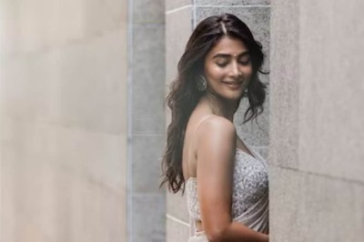 Pooja Hegde's White Saree Look Is Perfect For The Festive Season