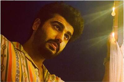 Arjun Kapoor Looks Dashing in This Night-time Photo, Gives Picture Credit to 'Her'