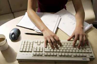 Online shopping yet to pick up in India: Report