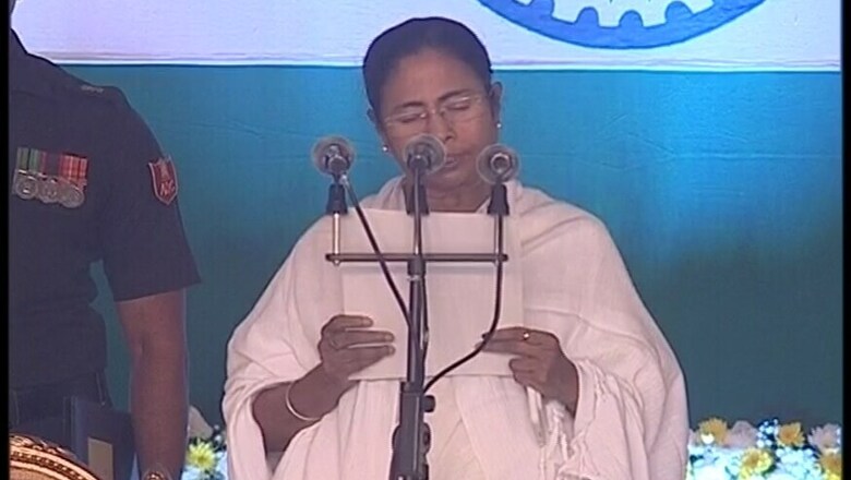 Mamata Sworn in as West Bengal CM, Over 30,000 Attend the Ceremony