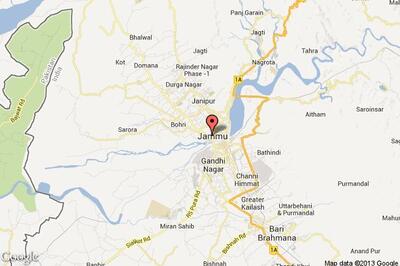 Pakistani troops violate ceasefire again, target Indian positions