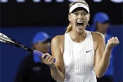 Sharapova routs Davenport in second round