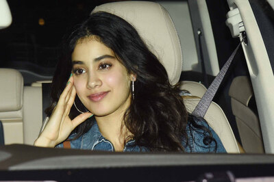 Ahead of Dhadak, Janhvi Kapoor Visits Tirumala Tirupati Temple With Boney Kapoor, Khushi Kapoor; See Pics