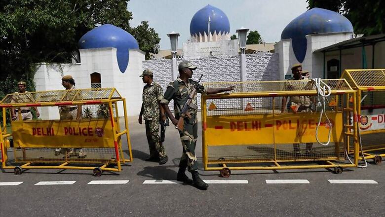 Kashmiri Human Rights Activist Detained outside Pakistan High Commission