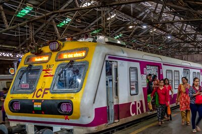 Maharashtra: Crane's Hook Hits Front Portion of Local Train at Palghar's Naigaon Station, Motorman Hurt