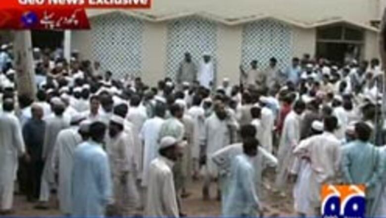 Lal Masjid tense after angry students attack media