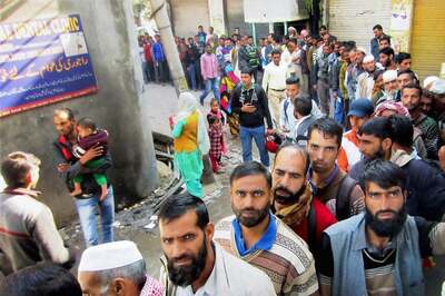 Man Falls Sick While Standing in Bank Queue, Dies in Hospital