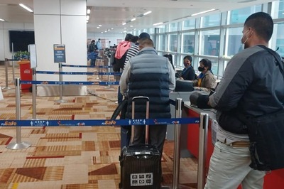 India's 3rd Omicron Case: Guj Man Found Infected on Arrival from Zimbabwe; CM Holds High-Level Meet