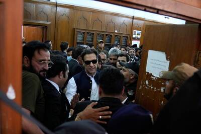 Trouble Mounts for Pakistan Ex-PM Imran Khan as NAB Summons Him in Toshakha­na Case on Wednesday