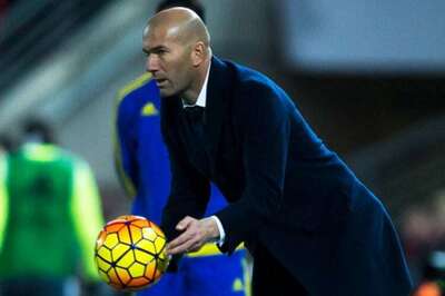 Real coach Zidane applauses Modric for his late strike