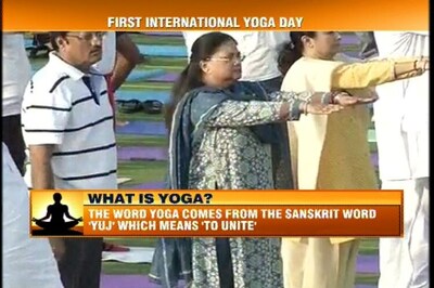 Vasundhara Raje joins over 30,000 people to perform yoga in Rajasthan