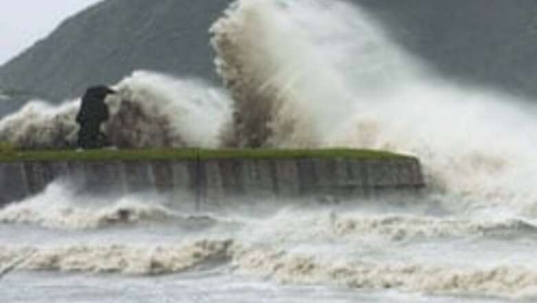 Typhoon Chanchu roars towards China
