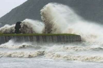 Typhoon Chanchu roars towards China