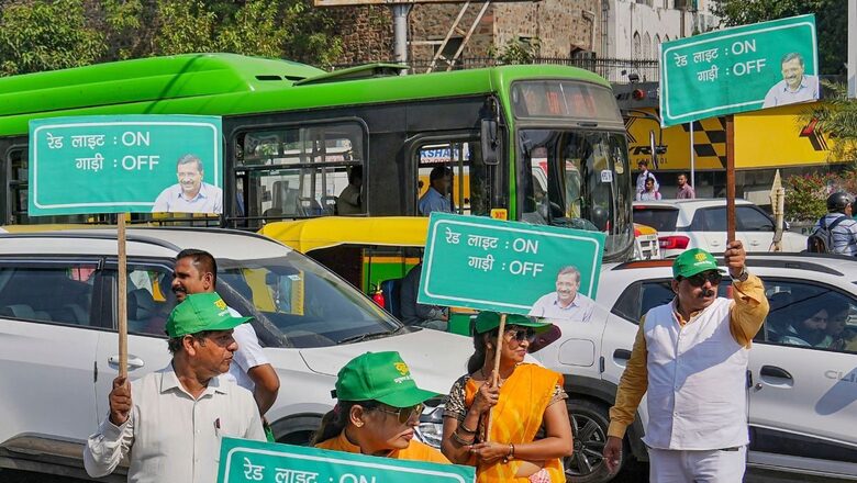 Delhi: AAP Claims 2 MLAs Detained by Police During 'Red Light On, Gaadi Off' Campaign