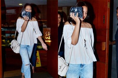 Sonakshi Sinha Plays Hide-And-Seek with Paparazzi