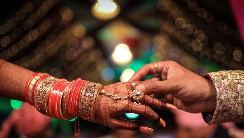 Tweet About How Women Leaving Their Parent's Home After Marriage is 'Normal' Sparks Discussion Online