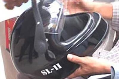 Court tells dealers to sell helmets with two-wheelers