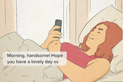 How to Flirt with a Guy over Text Long Distance