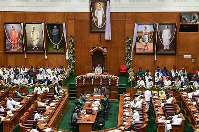 Savarkar on a Bulbul, Flyover, Flex & Now in Assembly: A Look at Hindutva Ideologue's Tense Past in Karnataka