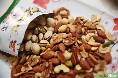 How to Choose Healthy Nuts (for Women)