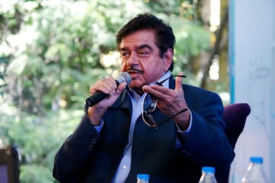 Shatrughan Sinha Urges Opposition to Unite over Rafale Deal and Defeat BJP in 2019 LS Elections