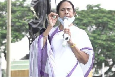 West Bengal Polls: Mamata Banerjee Ups the Ante at Purulia Meet, Says 'Kick the BJP Out'