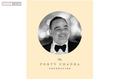 Union Minister Mahesh Sharma joins Ponty Chadha Foundation's 'Swachh Noida' campaign