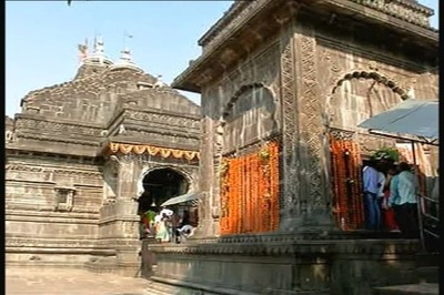 Trimbakeshwar Temple Allows Entry of Women with Rider, Activists Resent