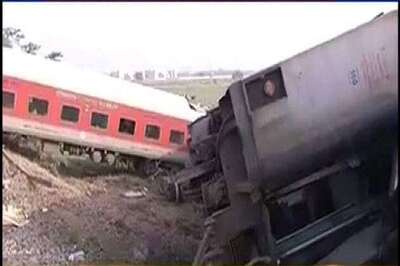 4 killed, 8 injured as Rajdhani derails in Chhapra; sabotage suspected